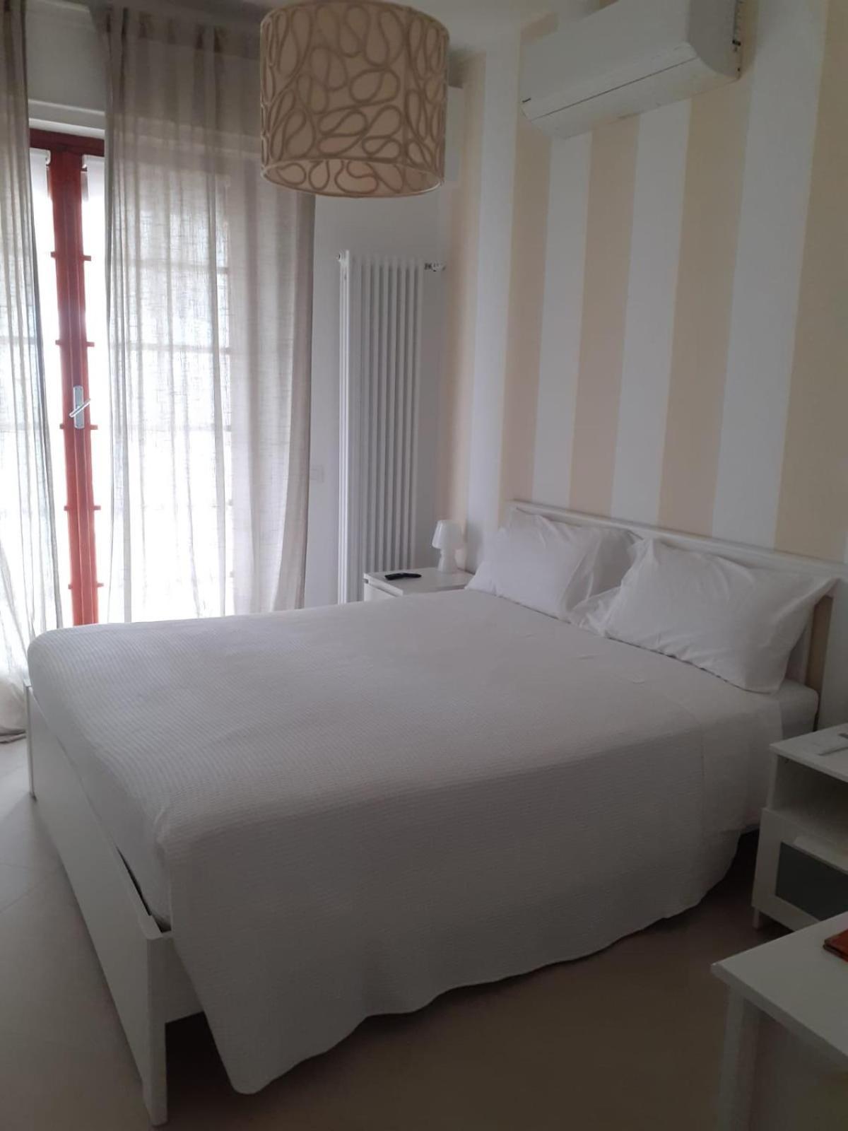 Bressa De Ma Affittacamere, Room & Breakfast Pietra Ligure Bilik gambar